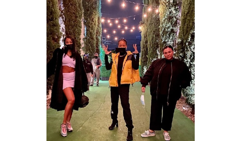 Rihanna : ses bottes audacieuses ne font pas l’unanimité