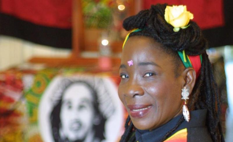 « Rita Marley est morte » : Ce tweet qui enterre la femme de Bob Marley provoque un tollé
