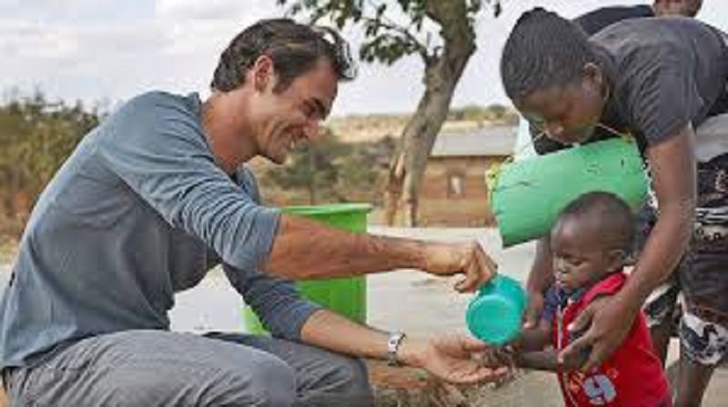 Roger Federer fait don de 12 millions d’euros pour la construction de 80 écoles en Afrique (Photos)
