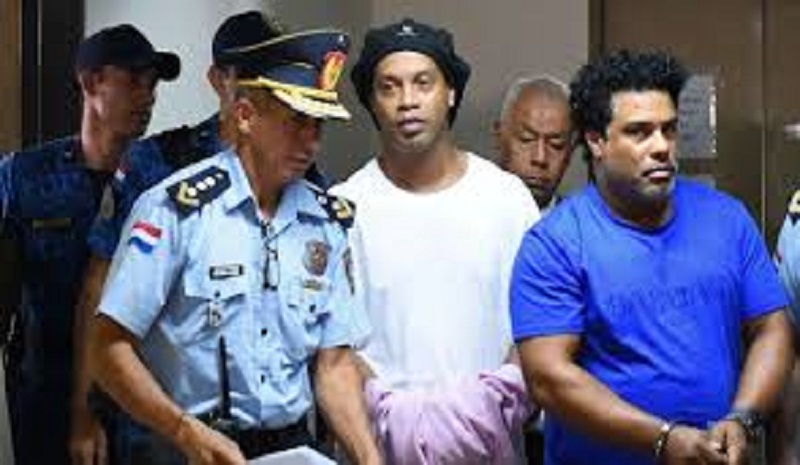 Ronaldinho : l’ancien barcelonais s’exprime pour la 1ère fois depuis sa sortie de prison