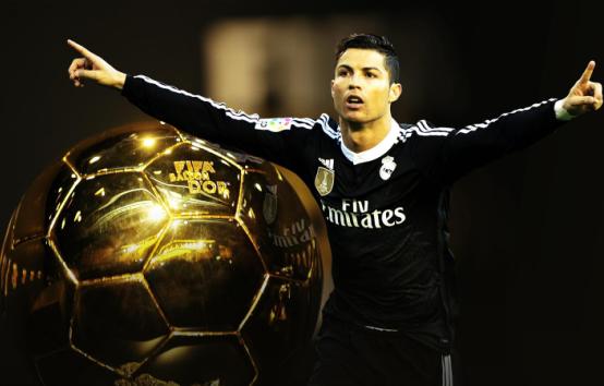 Cristiano Ronaldo dévoile son nouveau look du face-à-face contre Barcelone