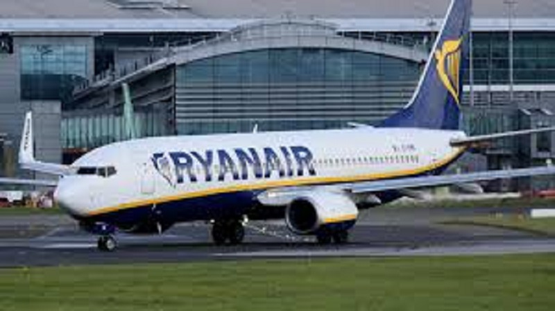 Royaume-Uni : 2 hommes arrêtés pour une fausse alerte à la bombe dans un avion Ryanair