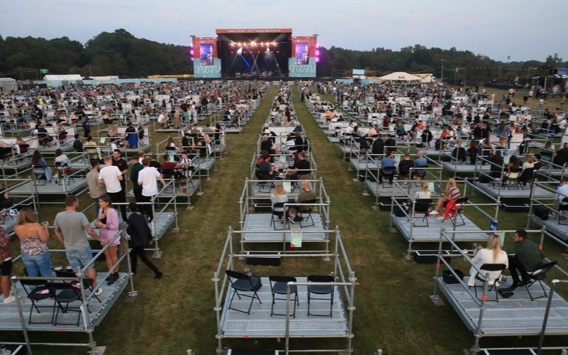 Royaume-Uni : un grand festival post-confinement organisé avec distanciation sociale imposée
