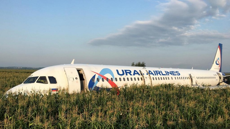 Russie : 23 blessés suite à l’atterrissage d’un Airbus dans un champ de maïs
