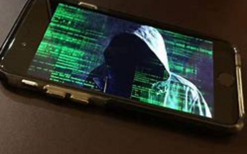 SMS invisibles : l’arnaque qui permet aux hackers de prendre le contrôle de votre téléphone