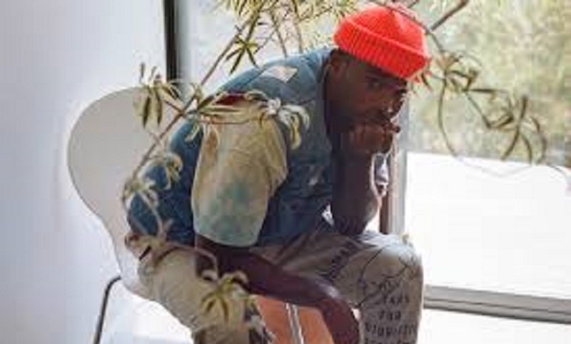 Salehe Bembury, vice-président de Versace victime de racisme
