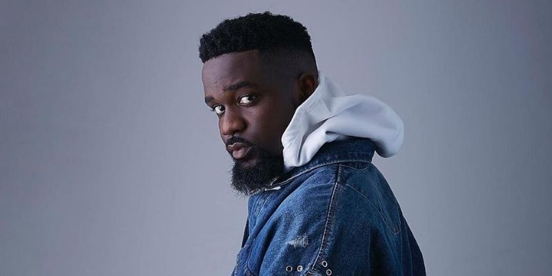 « Je l’ai fait avant Burna Boy » ; Sarkodie part en clash avec l’artiste nigérian