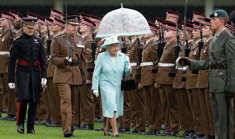 Scandale à Buckingham Palace : un garde du corps d’Elizabeth II arrêté pour trafic de cocaïne