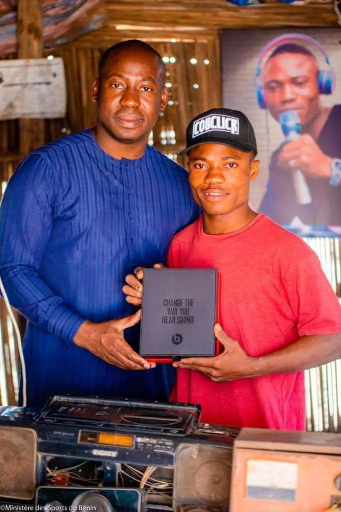 Bénin : DJ Couclick reçoit l’appui du Gouvernement Talon