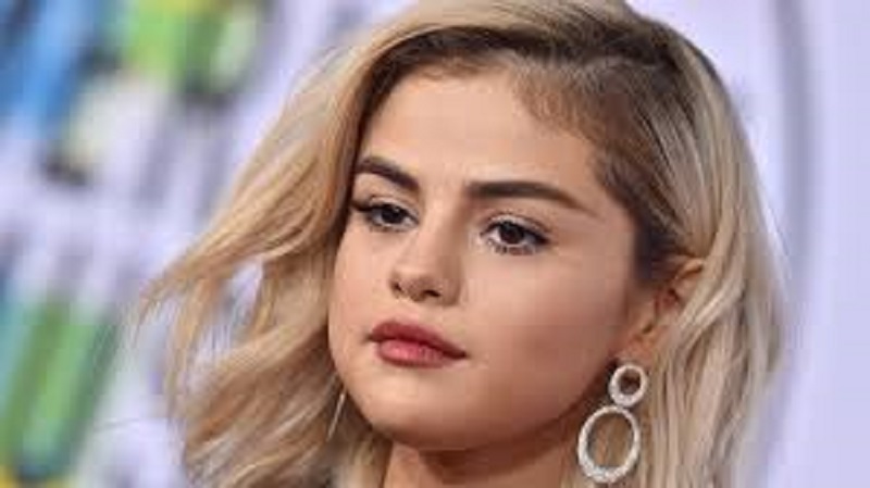 Selena Gomez : la chanteuse convaincue que ses ex-petits amis la trouvent folle