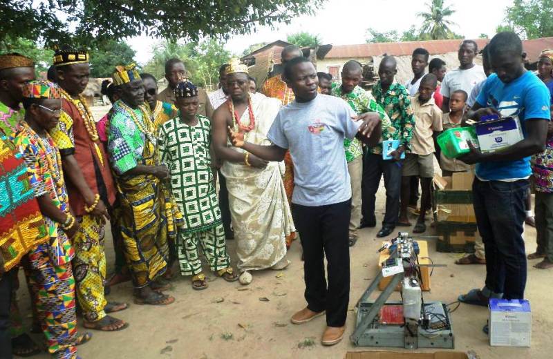 Semaine africaine des sciences et technologies : Mobile Labo apporte lumière et joie dans le village d’Agokpala