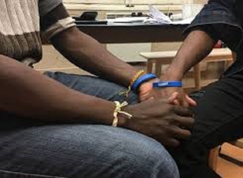 Ghana : Un homose3uel fait son coming out en direct à la radio et nomme plus de 100 pasteurs de Kumasi impliqués