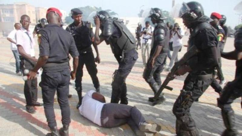 Sénégal / Incroyable : il vole le téléphone de la femme d’un Colonel au défilé de la fête de l’indépendance le 4 avril