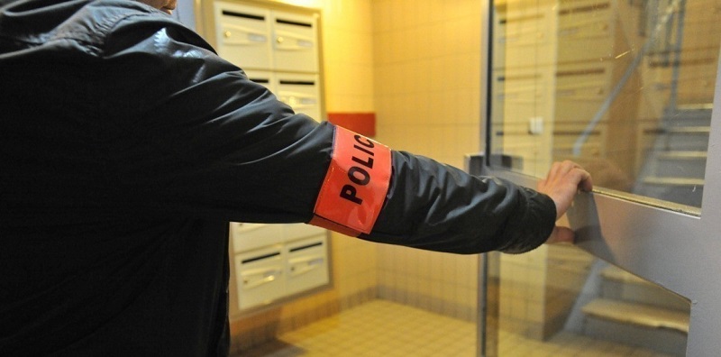 Septuagénaire trouvée morte dans son placard : son fils lui a donnée environ 150 coups de couteau