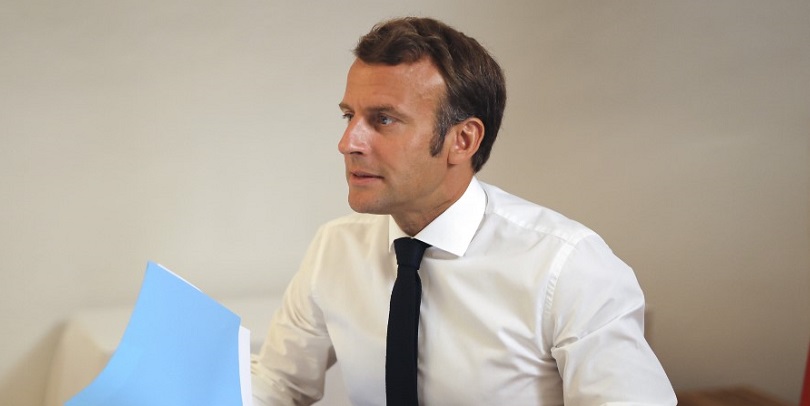 « On les aura ces connards » : le drôle de SMS d’Emmanuel Macron à Olivier Véran