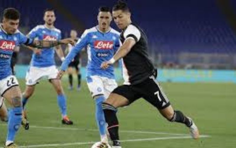 Serie A : la rencontre Juventus-Naples vire au « chaos »