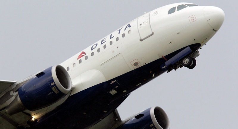 Seul passager à bord d’un avion, il se retrouve en compagnie de sacs de sable (vidéo)