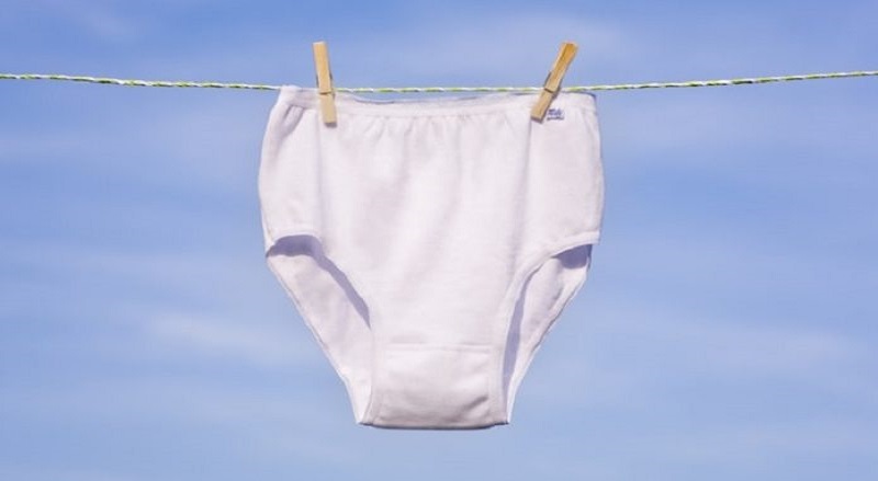Slips : voici la fréquence à laquelle hommes et femmes les changent