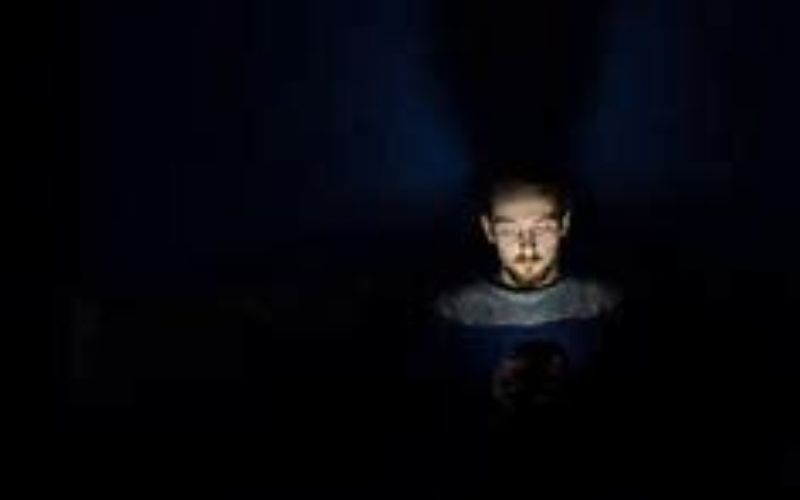 Smartphone : la lumière bleu nuit à la qualité des spermatozoïdes