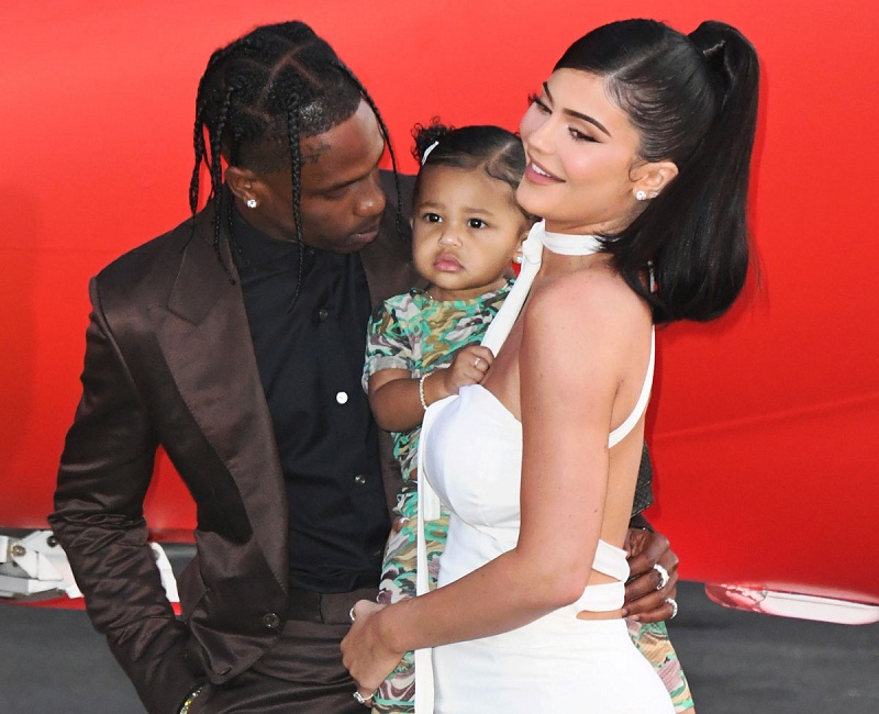 « Snack challenge » : Kylie Jenner réalise un défi avec sa fille Stormi et séduit les internautes (vidéo)