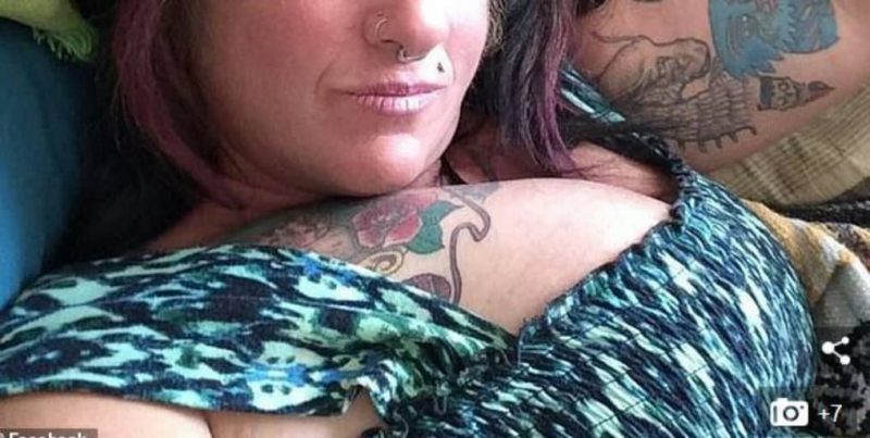 Sos hommes battus / une femme étouffe son mari avec ses fesses