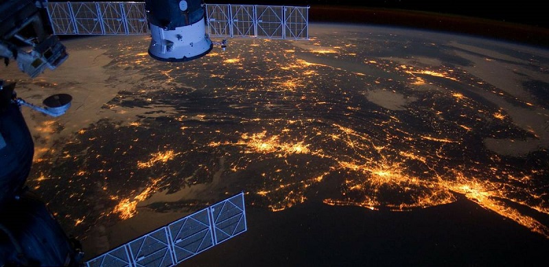 SpaceX lance ses nouveaux satellites chasseurs de pirates