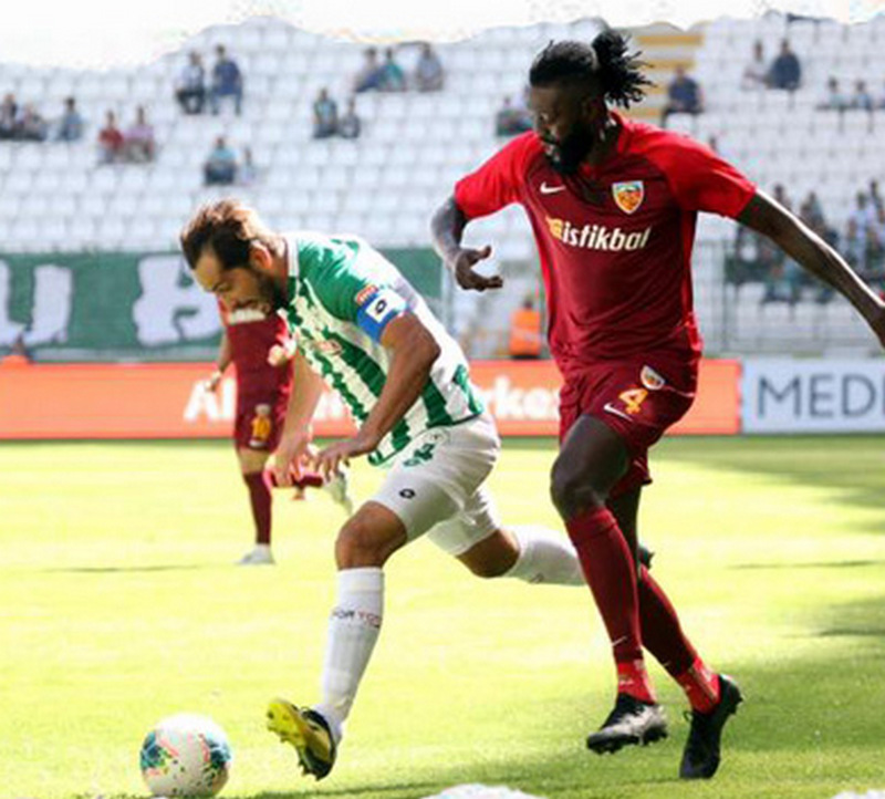 Super Lig/6e journée : renversé par Konyaspor, le Kayserispor du Togolais Adébayor piétine