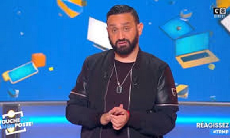 Cyril Hanouna : ce petit incident en plein direct qui a beaucoup fait rire le public (vidéo)