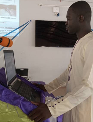 Bénin : en pleine soutenance de thèse, un étudiant nommé en Conseil des Ministres (photo)