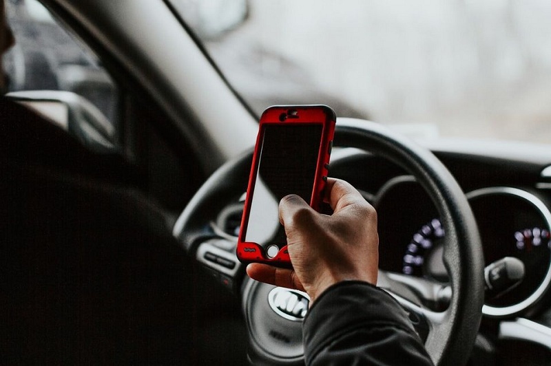 Téléphone au volant, bonjour danger !