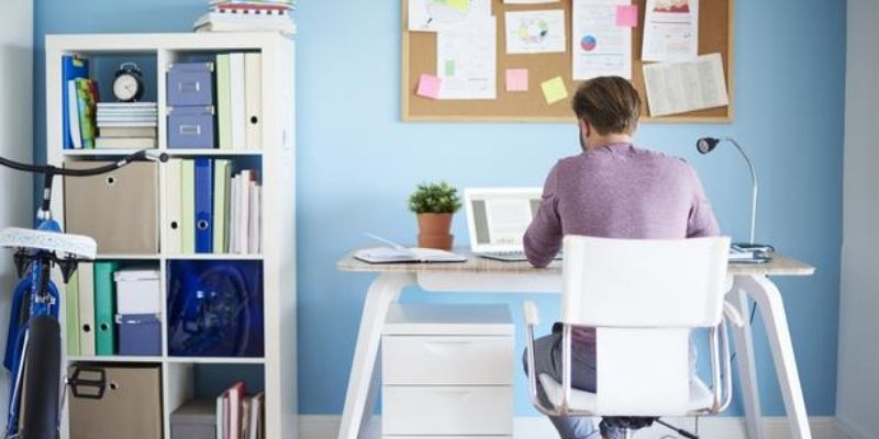 Télétravail : 4 conseils d’ostéopathes pour éviter d’avoir mal au dos