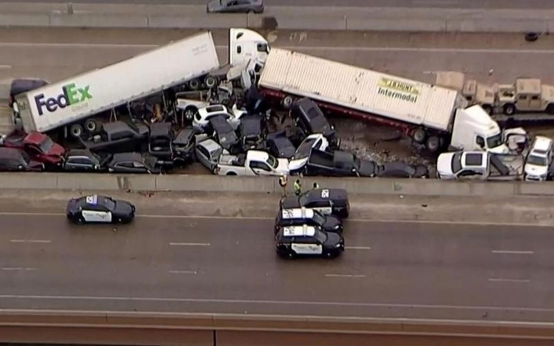 Texas : la collision d’une centaine de voitures fait plusieurs morts (vidéo)