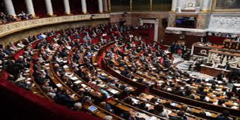 Thaïlande : un député surpris sur un site p0rn0 en pleine assemblée