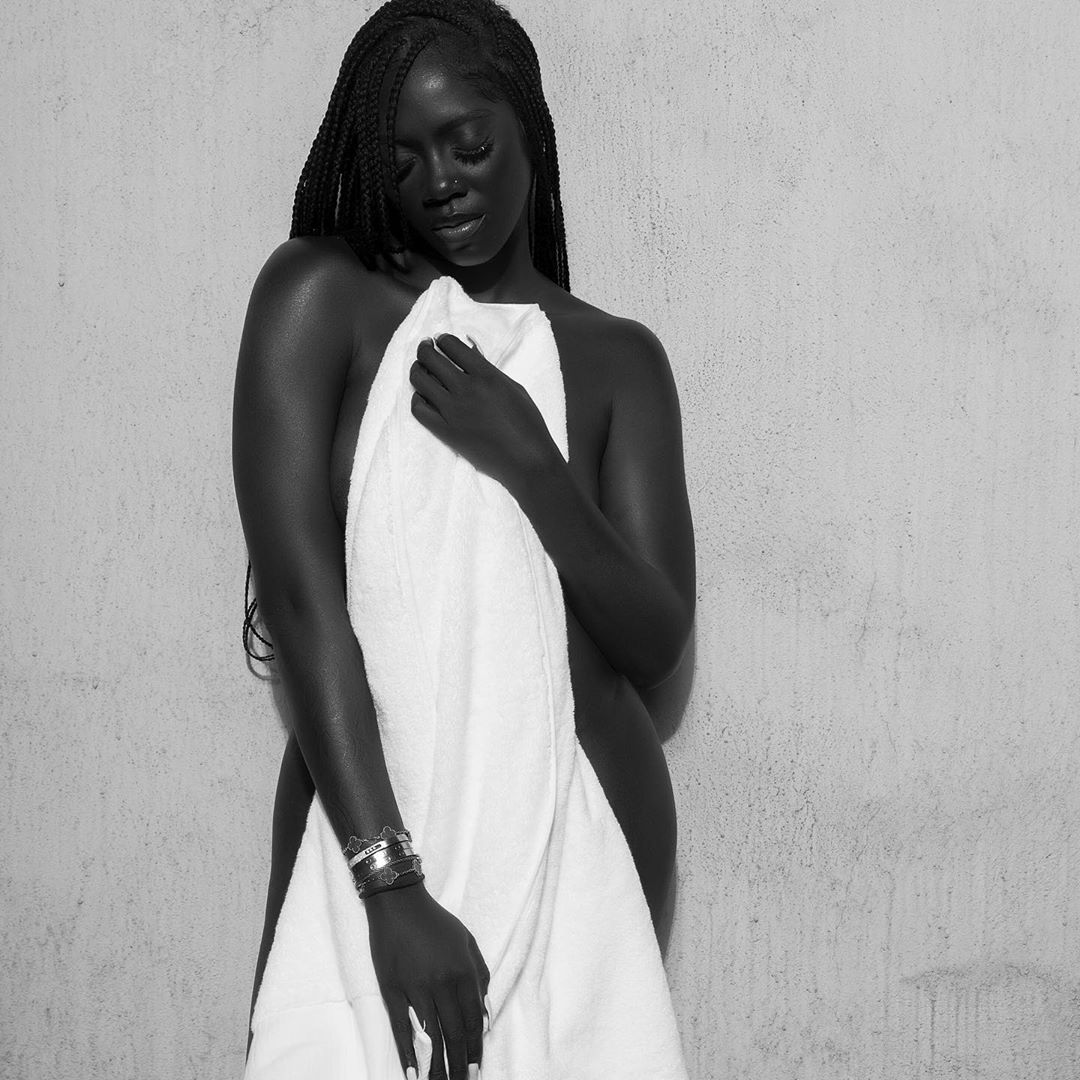 Tiwa Savage complètement nue affole la toile (photos)