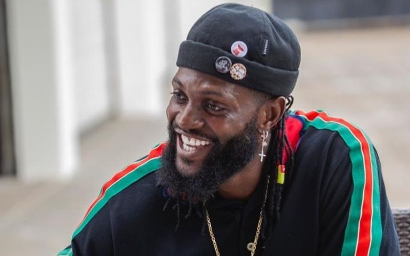 Togo : Adebayor déclenche la folie au Grand marché de Lomé (vidéo)