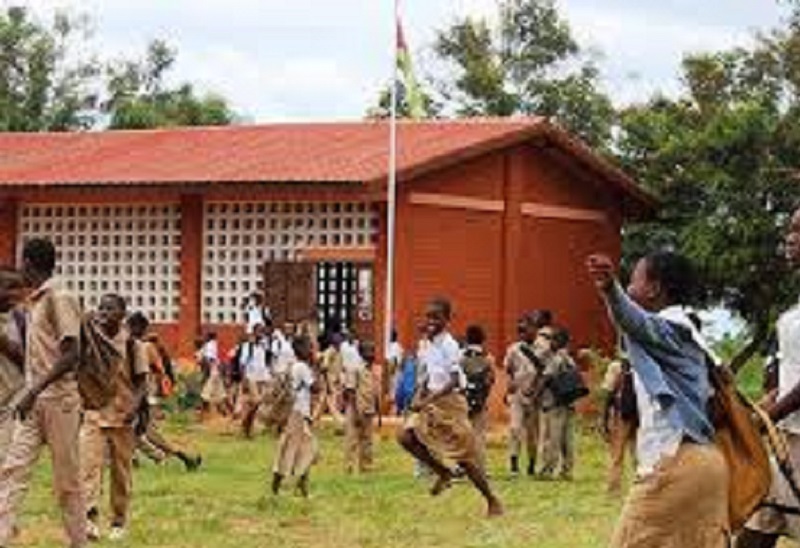 Togo / Affaire d’élèves assis sur des briques : bonne nouvelle pour les apprenants