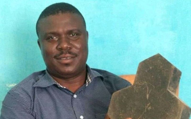 Togo : Bahe Komi, l’ingénieur qui fabrique du pavé avec des déchets plastiques