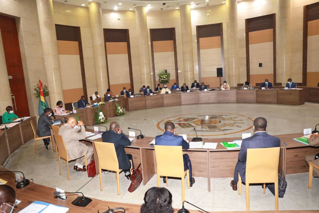 Togo : Ce que gagnent les ministres et agents de l’État en mission sur le territoire