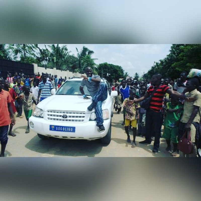 Togo : Gogoligo s’autoproclame le roi de l’humour ? Le message énigmatique de l’artiste