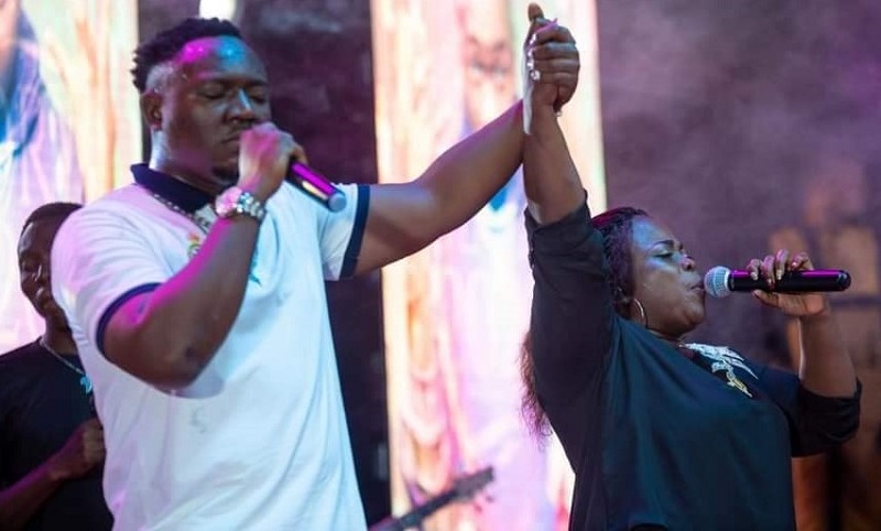 Togo / Gospel : quand Pikaluz et Noelie Elykem font un remix du titre « Elatonam » (vidéo)