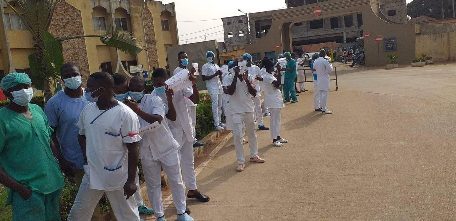 Togo : Manifestations au CHU S.O. après des violences exercées par un médecin militaire sur un infirmier