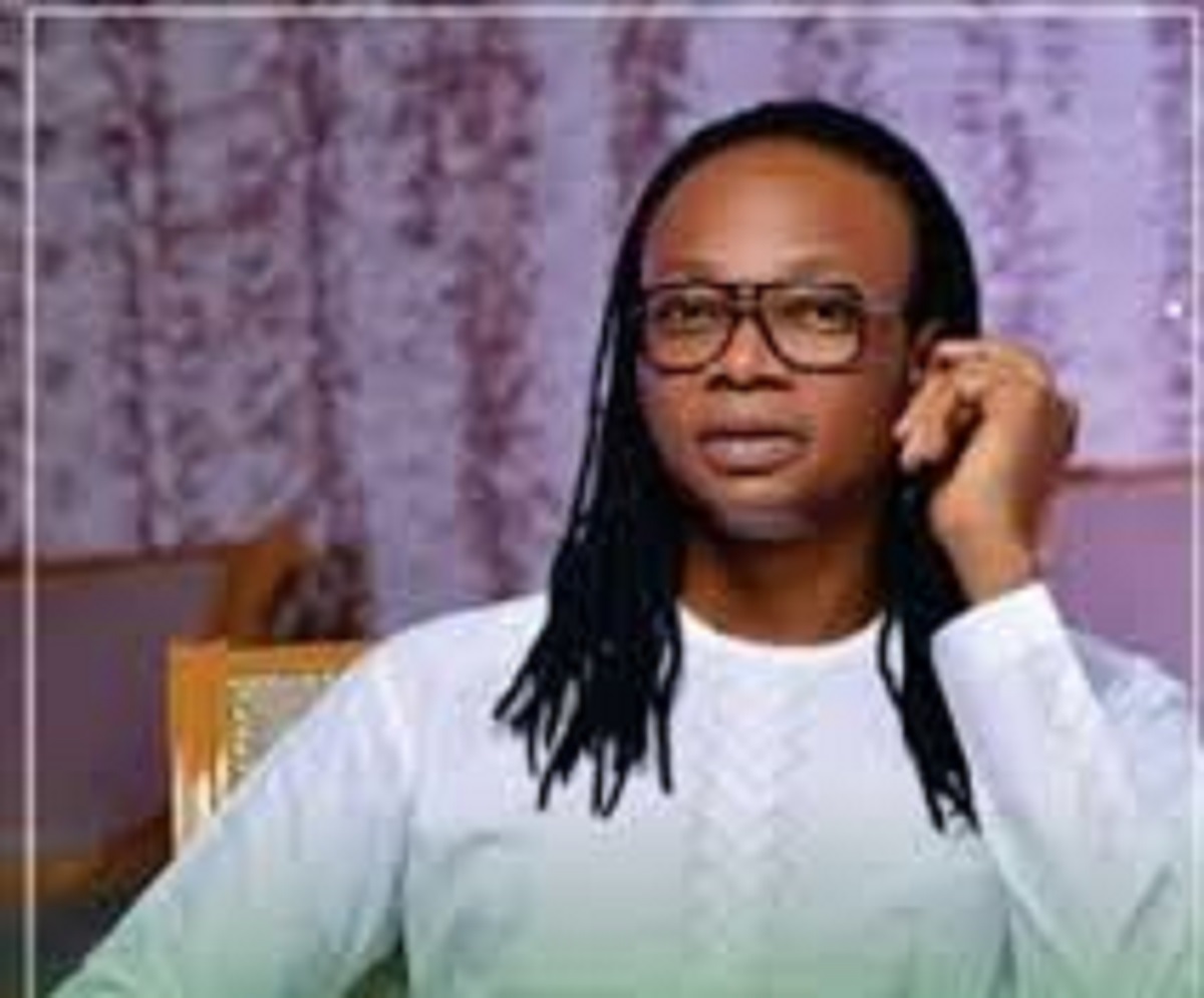 Togo / Musique : Charl’Ozzo dévoile enfin « Avude » (vidéo)