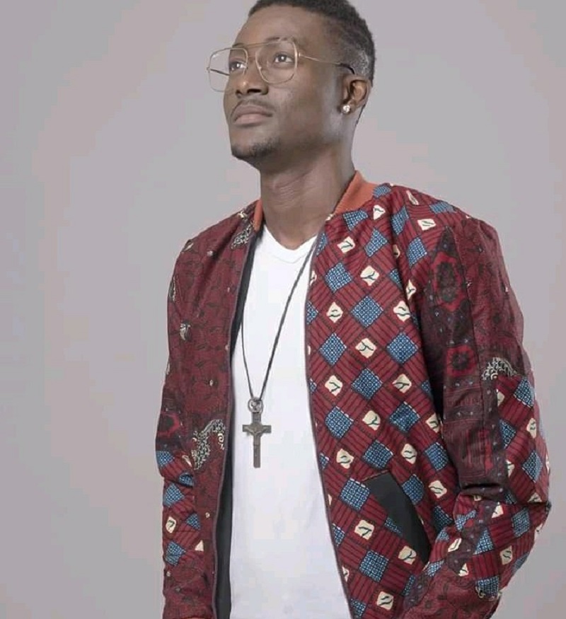 Togo / Musique : après « Amévévé », Edem Drackey revient avec un nouveau titre (vidéo)