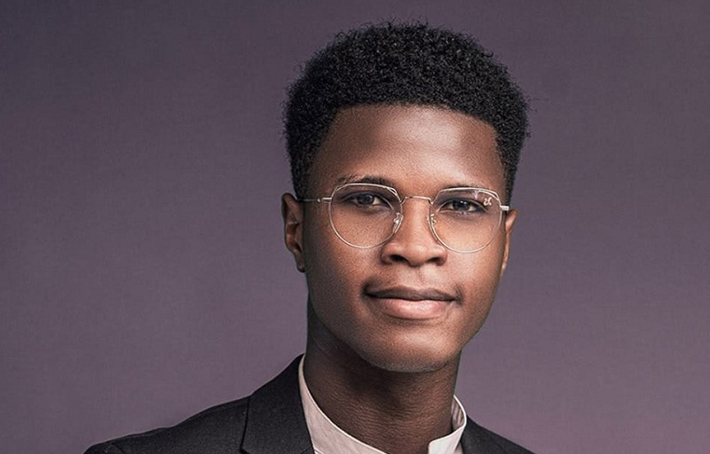 « Si tu veux, je te prête un mot en anglais » : quand Zaga Bambo trolle Santrinos Raphaël