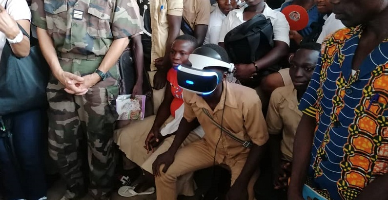 Togo / Novembre numérique : la réalité virtuelle s’empare des élèves de Bassar
