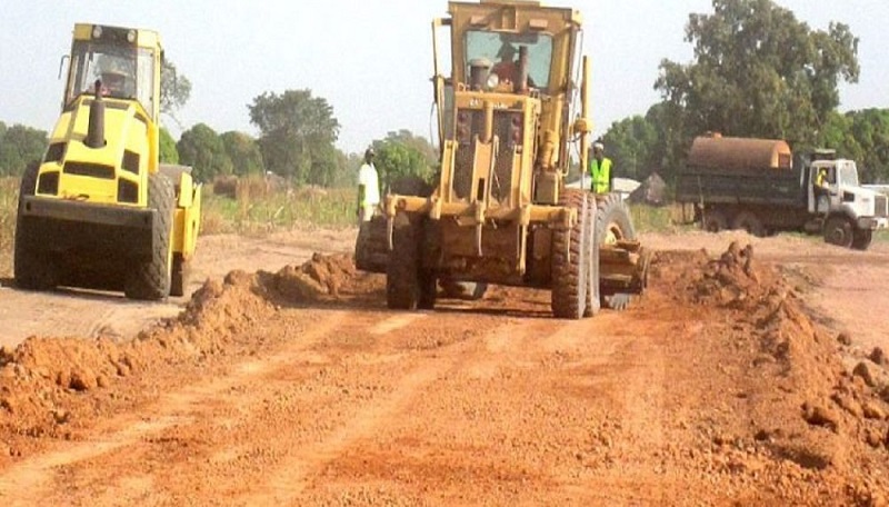 Togo / Retard dans les travaux de réfection des pistes rurales : le ministre Tchédé-Issa met en garde