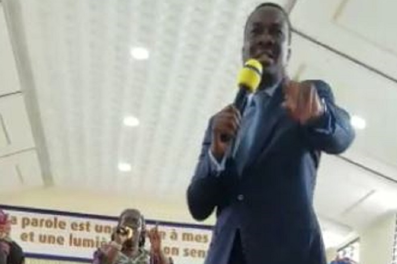 Togo : cette vidéo du ministre Adedze en pleine prédication de l’évangile fait le buzz