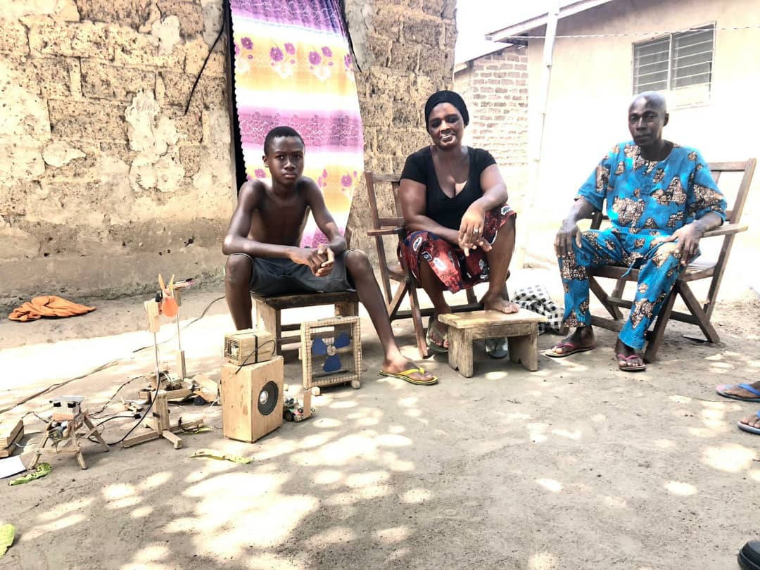 Togo : comment un garçon de 14 ans est devenu le génie de Kpélé