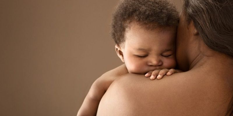 Togo : couper les cheveux d’un nouveau-né, pour ou contre ?