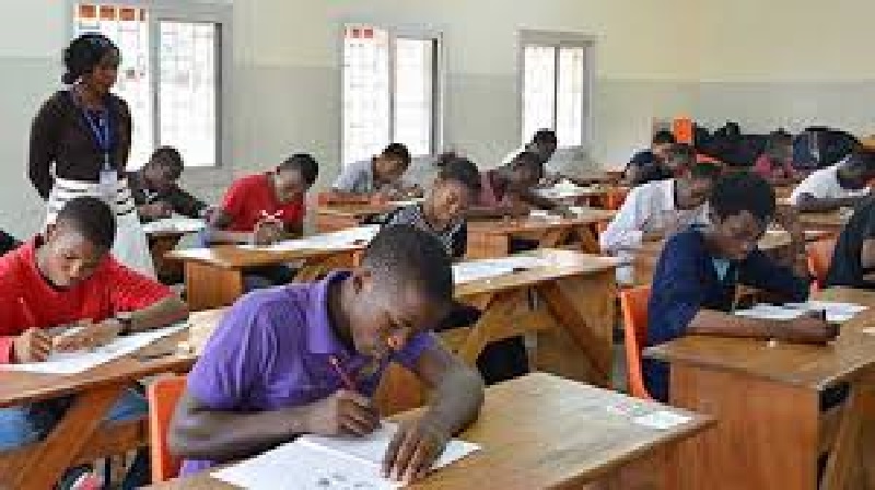 Togo / Examen à l’Université de Lomé : une UE libre fait jaser ; les étudiants n’en reviennent pas (vidéo)